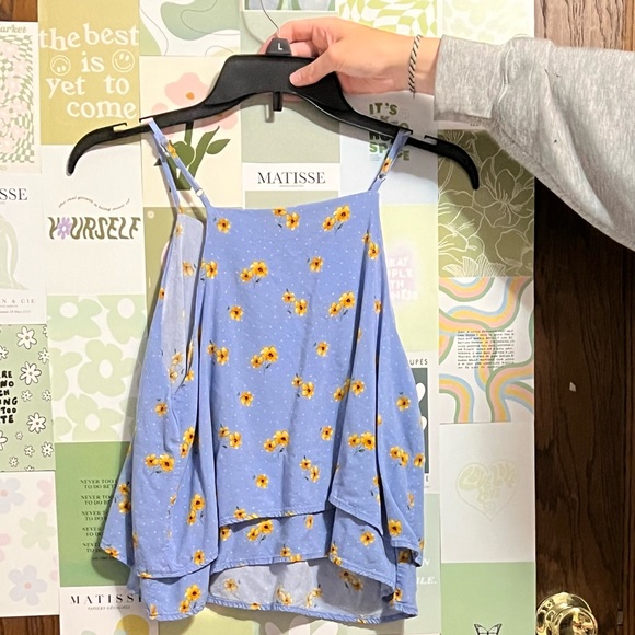 FOREVER 21 floral tank top - Picture 2 of 2